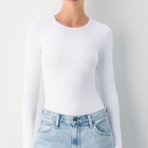 Aritzia contour White long sleeve top